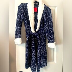 Ulta Robe Knee Length Sz S/M